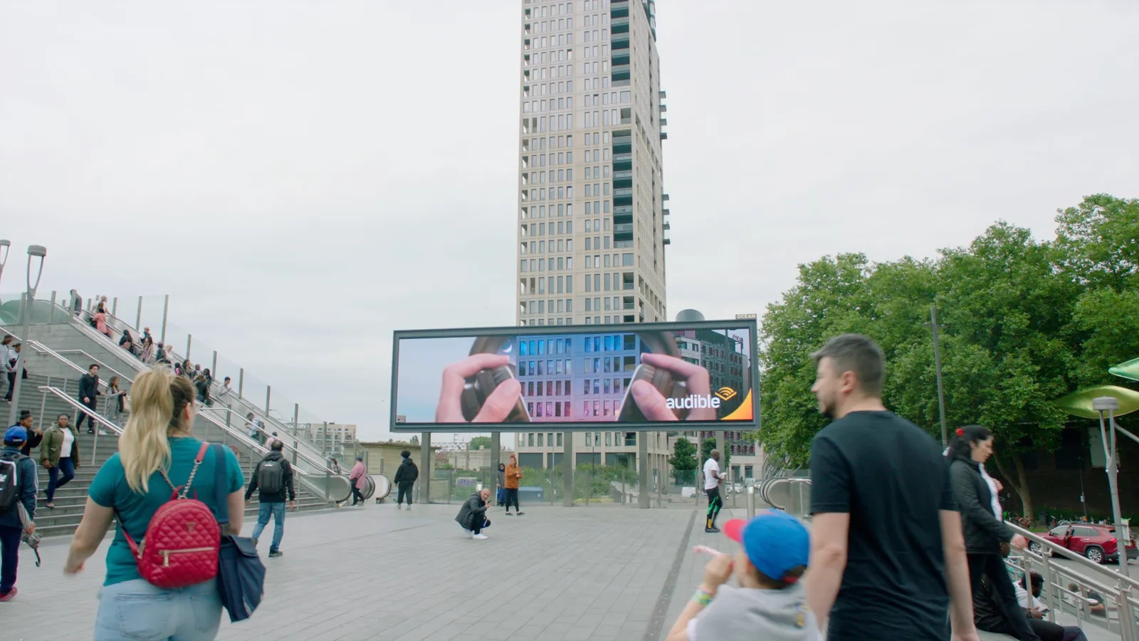 Audible - Amazon's audiobook platform impresses with new OOH technology - WinDOOH - Photo 2.