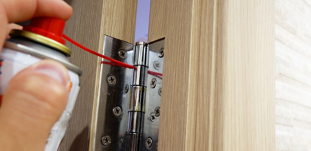 Squeeky Door Hinge WD40 Application