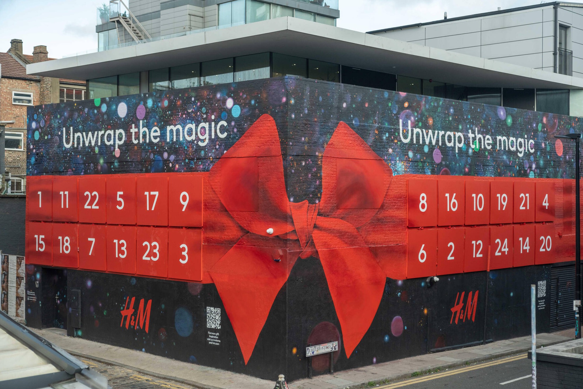 TOP 10 Extremely Impressive OOH Advertising Campaigns in Christmas 2024 - Photo 18.